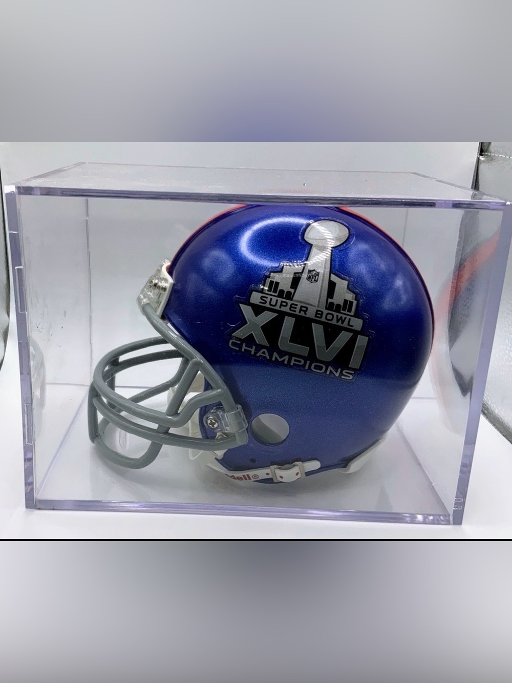New York Giants Super Bowl XLVI Mini Riddell Helmet w/ Acrylic Display Case.
